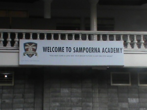 Gambar 1 Asrama Sampoerna Academy dari depan